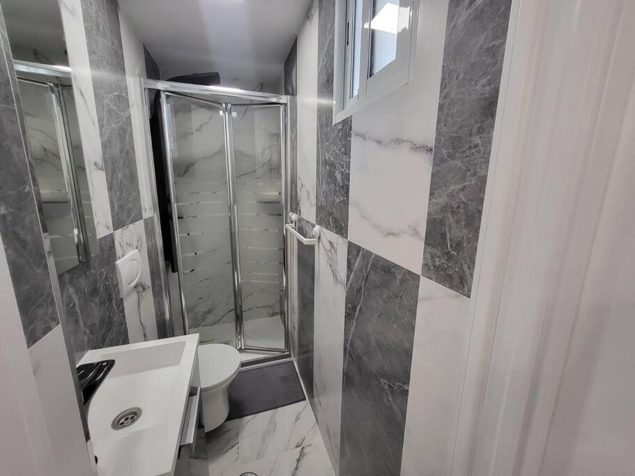 Las Canteras New 2 Bedrooms Flat At The Beach Parking Optional Las Palmas de Gran Canaria Eksteriør bilde